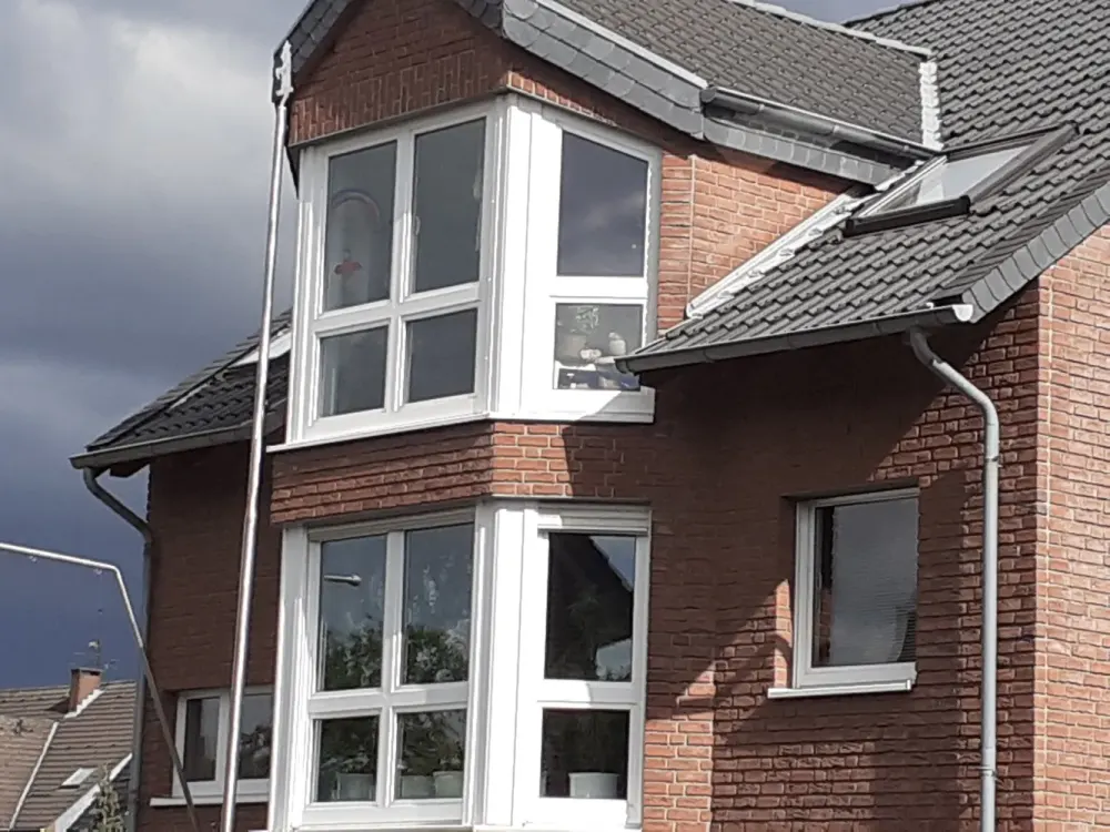 Drei Zimmer in Dormagen: Lichtdurchflute Dachgeschosswohnung