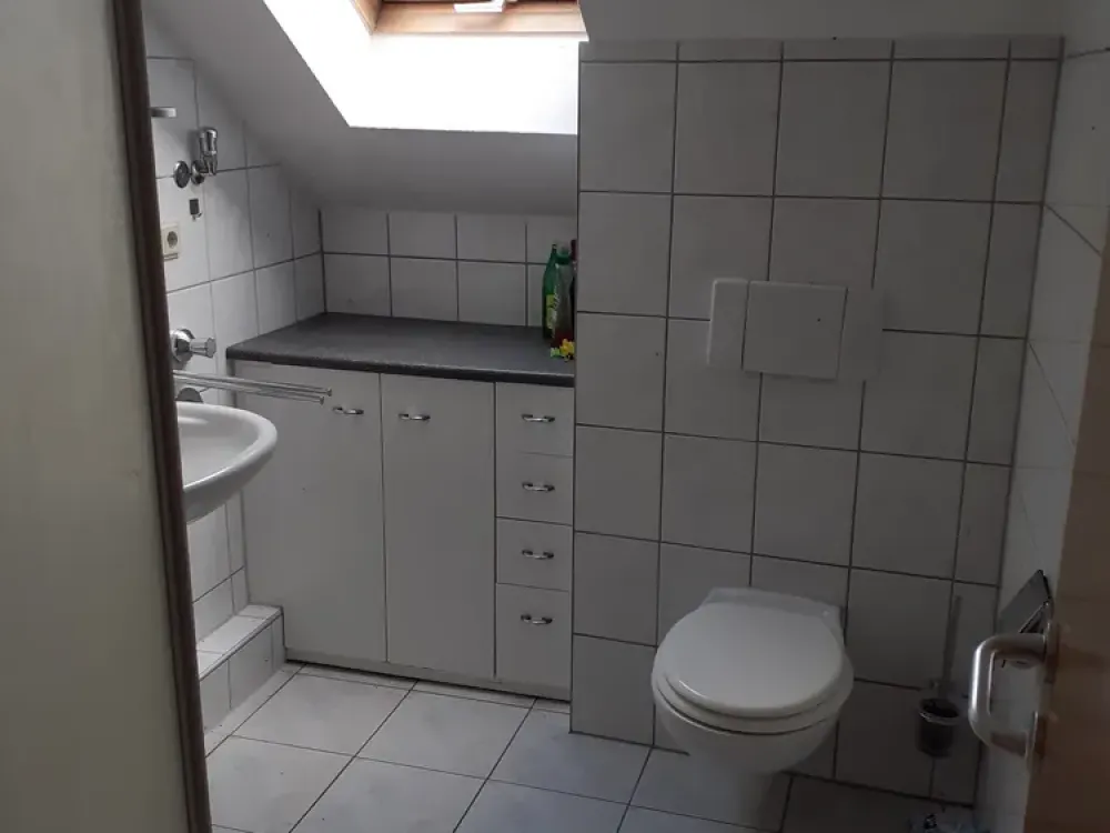 Drei Zimmer in Dormagen: Lichtdurchflute Dachgeschosswohnung