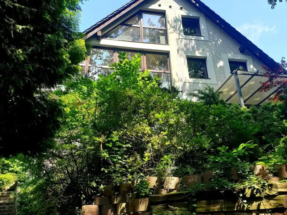 Charmante DG-Wohnung im Grünen