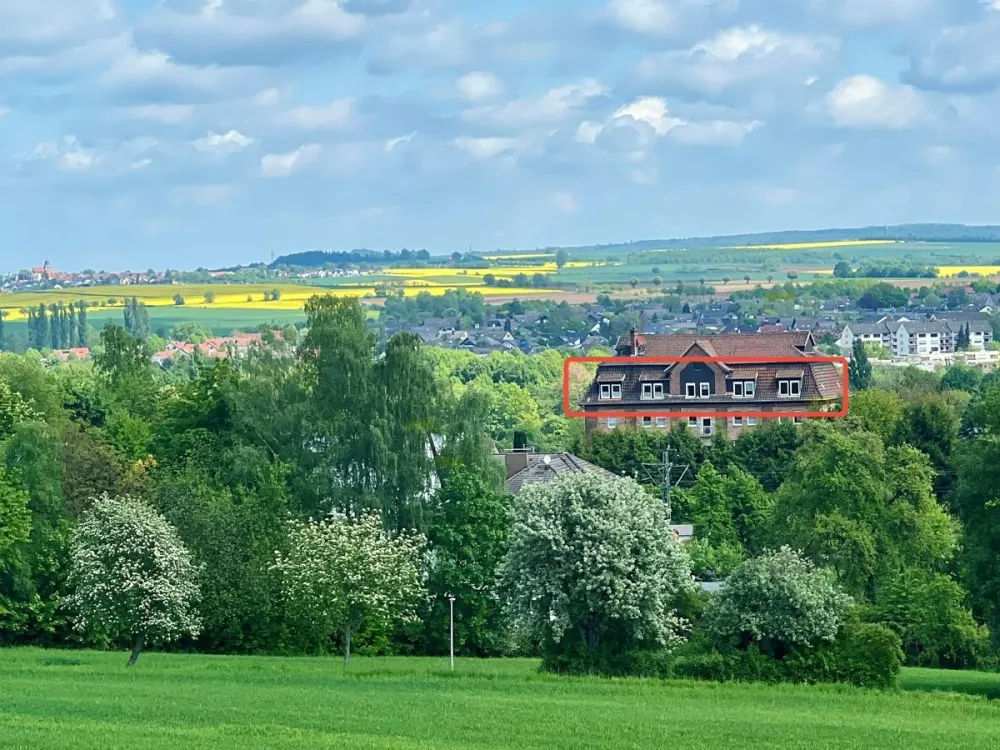 Spacious Living on 190sqm on the Upper Floor of a Historic Building. Elevator and Fantastic Distant View!