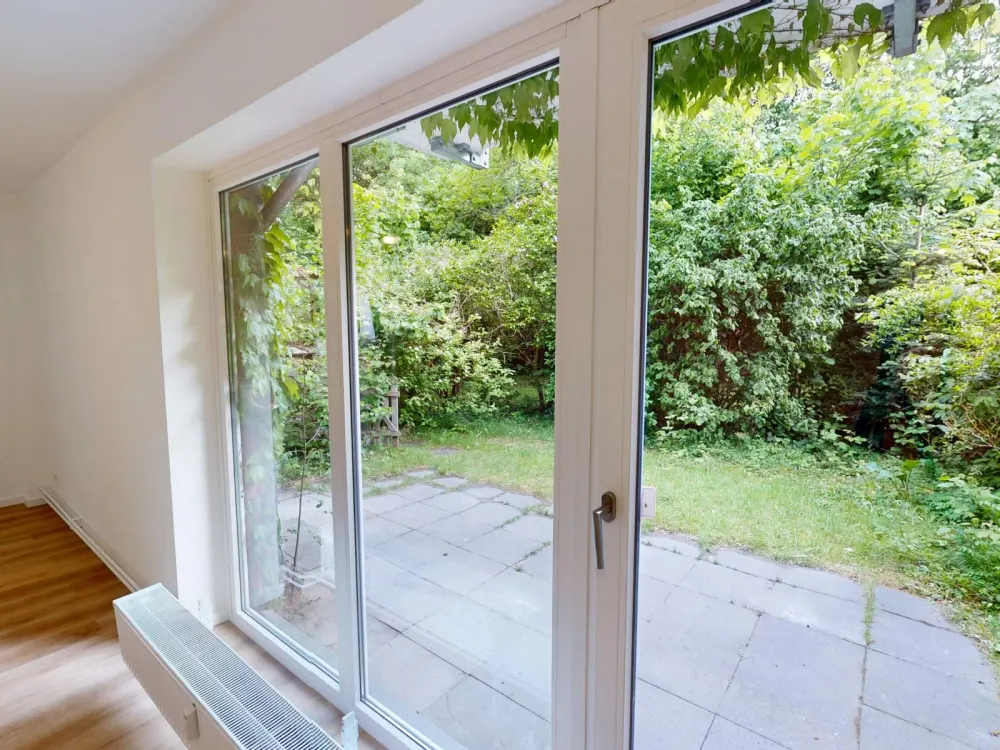 Einziehen und Wohlfühlen: Sanierte 4-Zimmer-Wohnung mit TERRASSE in ruhiger Lage
