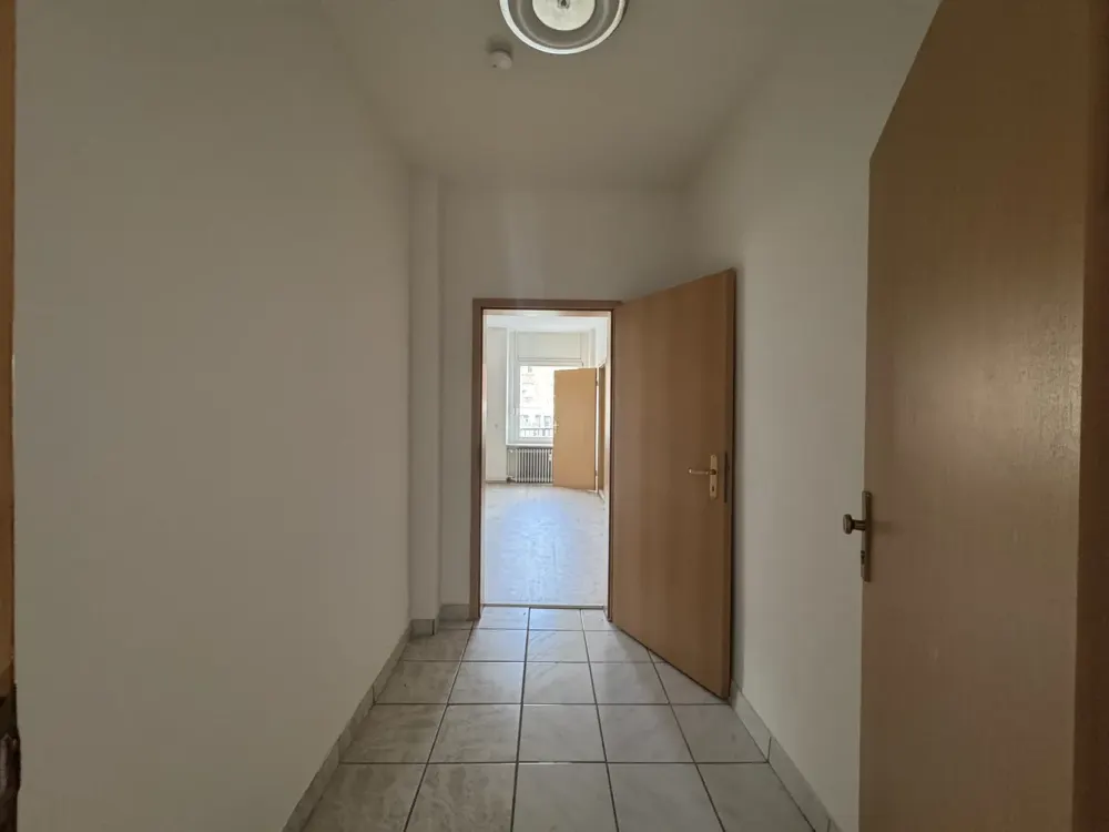 3 Zimmer - Erdgeschoss - frisch renoviert - 2 Personen Jobcenter möglich!