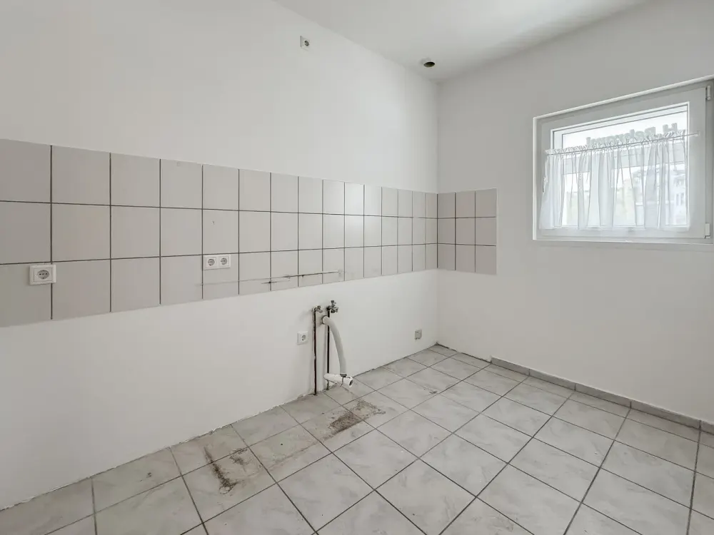 3 Zimmer - Erdgeschoss - frisch renoviert - 2 Personen Jobcenter möglich!