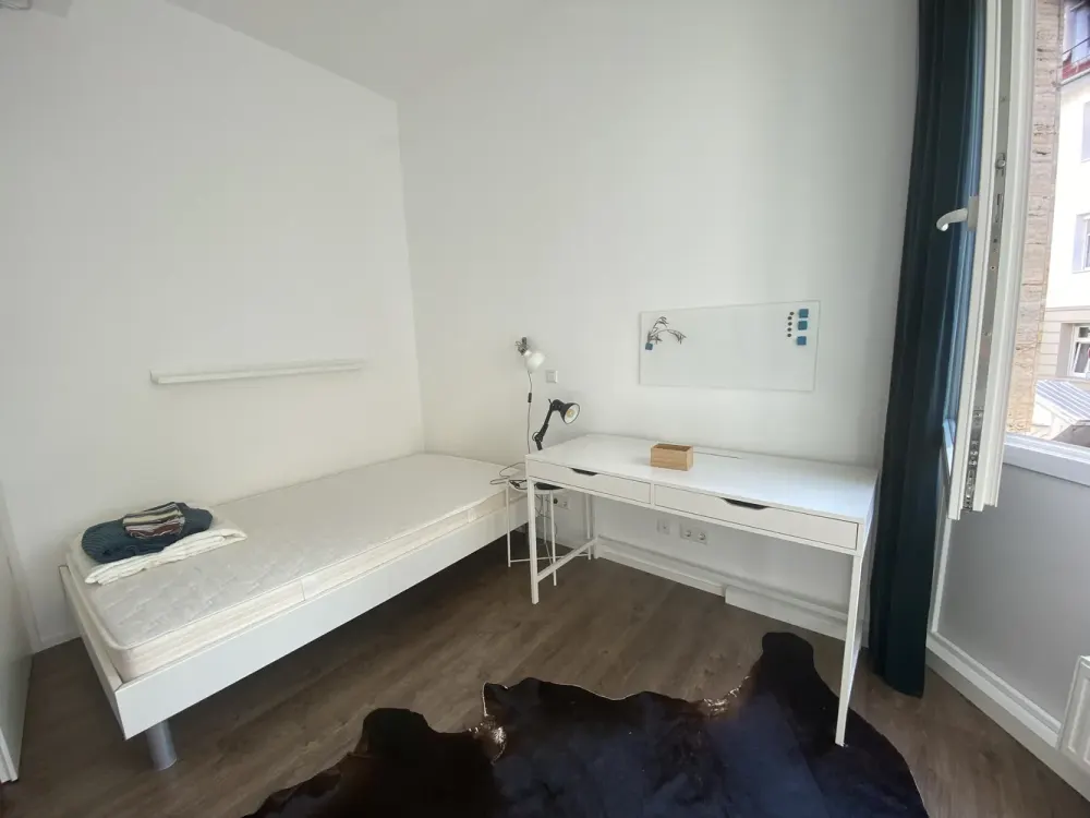 Attraktives WG-Zimmer in Stuttgart-Ost, 18,6 m² | Einbauküche | eigenes Bad