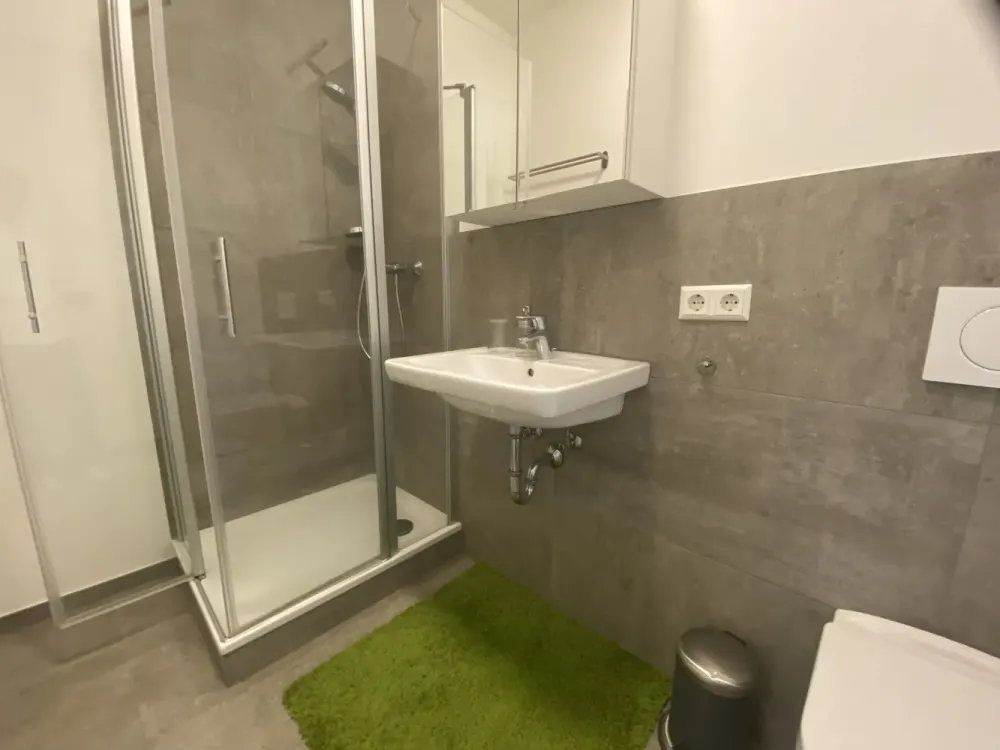 Attraktives WG-Zimmer in Stuttgart-Ost, 18,6 m² | Einbauküche | eigenes Bad