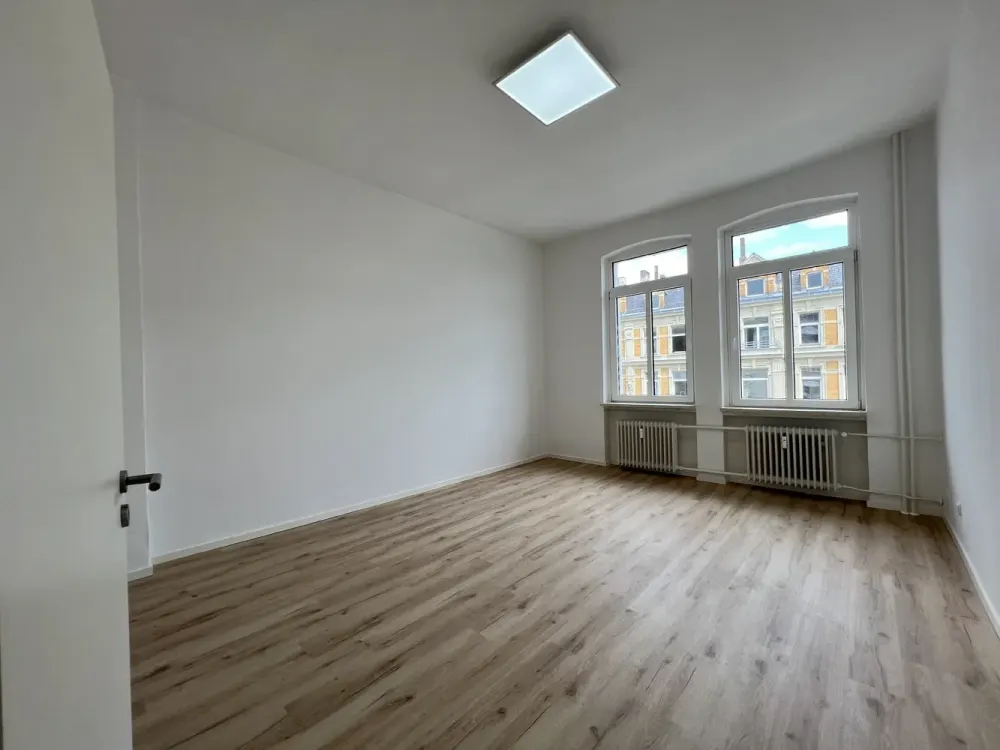 KUNZE: 2-Room Apartment in Linden with Built-in Kitchen!
