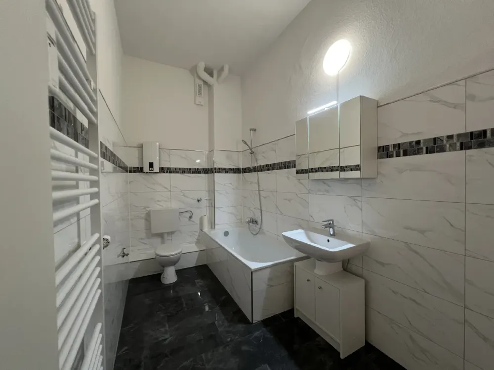 KUNZE: 2-Room Apartment in Linden with Built-in Kitchen!
