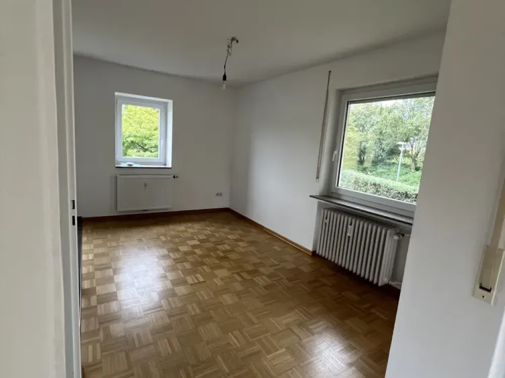 Sehr helle und schöne 3,5- Zi.-Whg. in ruhiger Lage im Grünen