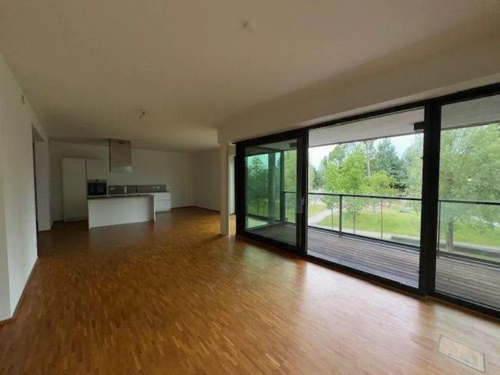 Großzügige 3 Zimmerwohnung am Wasser