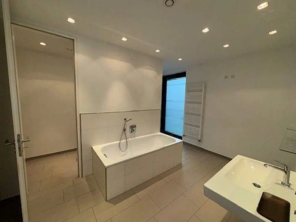 Großzügige 3 Zimmerwohnung am Wasser