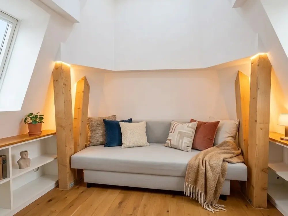 Großzügige Dachgeschosswohnung mit grosser 360-Grad-Dachtterrasse in Top-Lage
