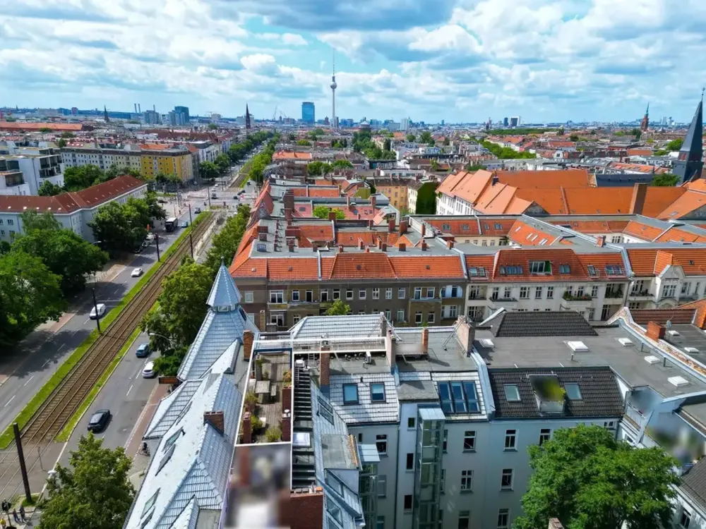 Großzügige Dachgeschosswohnung mit grosser 360-Grad-Dachtterrasse in Top-Lage