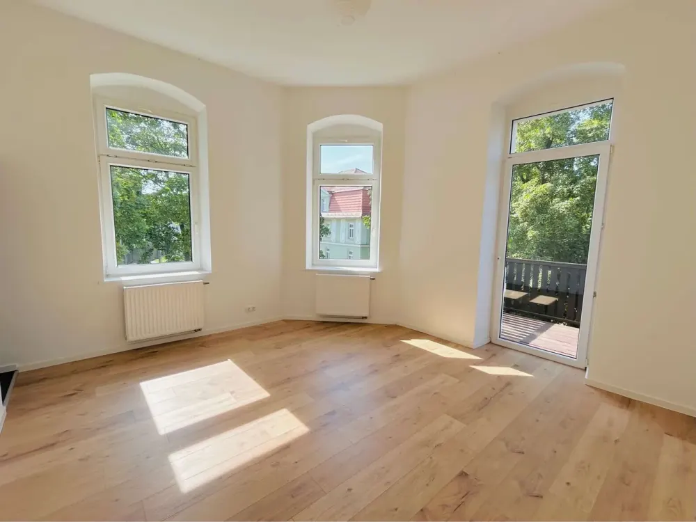 Your New Home in Dresden, First Occupancy After Renovation!