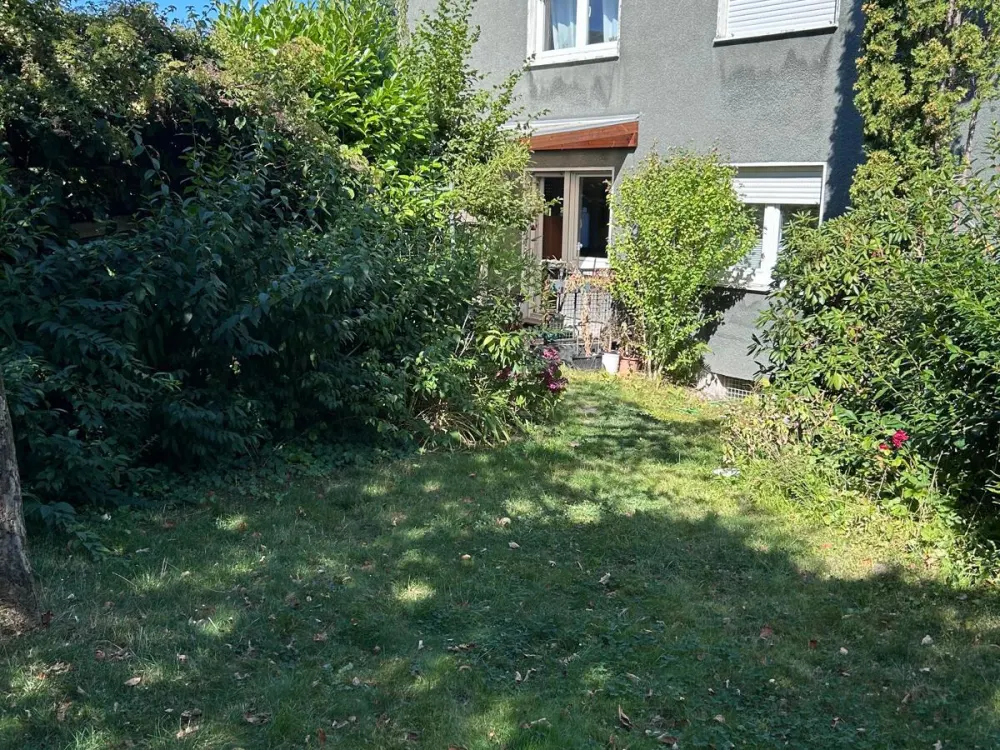 ⭐️ Gepflegte Wohnung mit Garten, gr. Wohnzimmer, Laminat, Badewanne, Dusche, EBK möglich⭐️