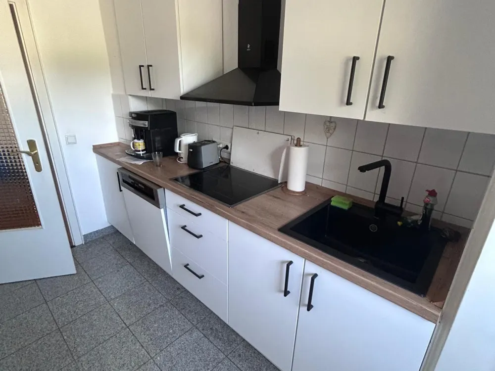 ⭐️ Gepflegte Wohnung mit Garten, gr. Wohnzimmer, Laminat, Badewanne, Dusche, EBK möglich⭐️