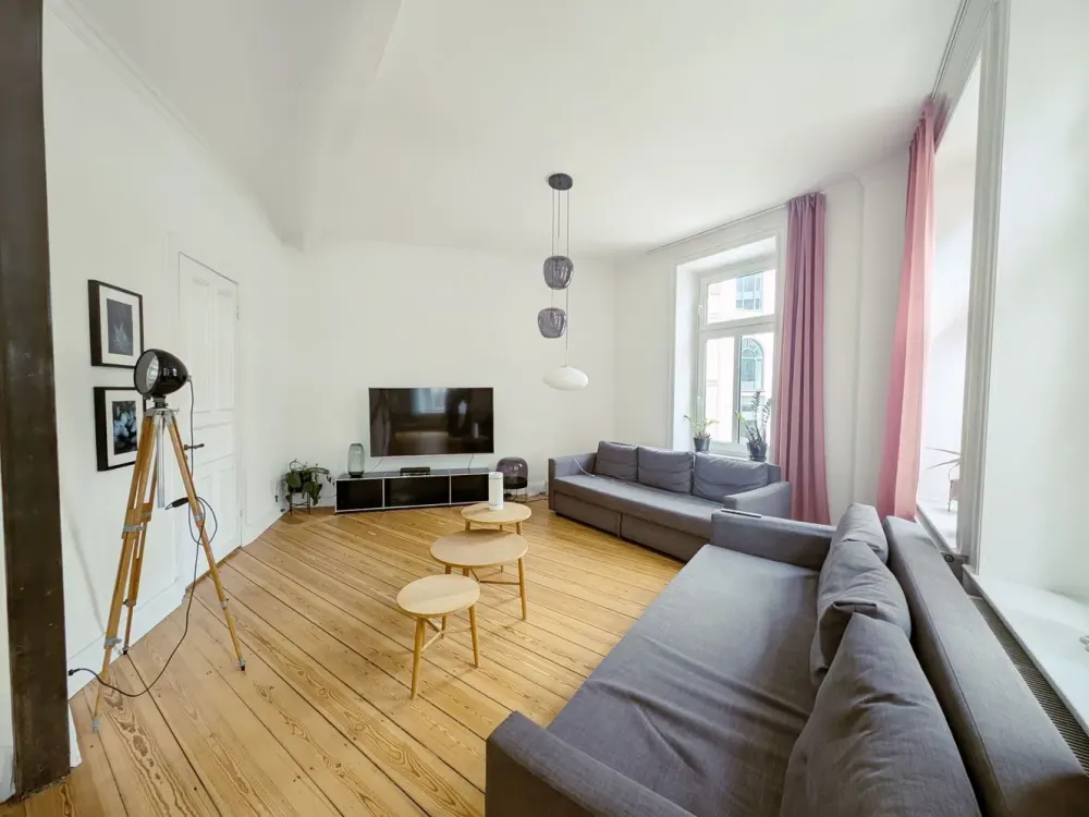 Hochwertige, modernisierte 4,5-Zimmer-Altbau-Wohnung in Hamburgs Neustadt