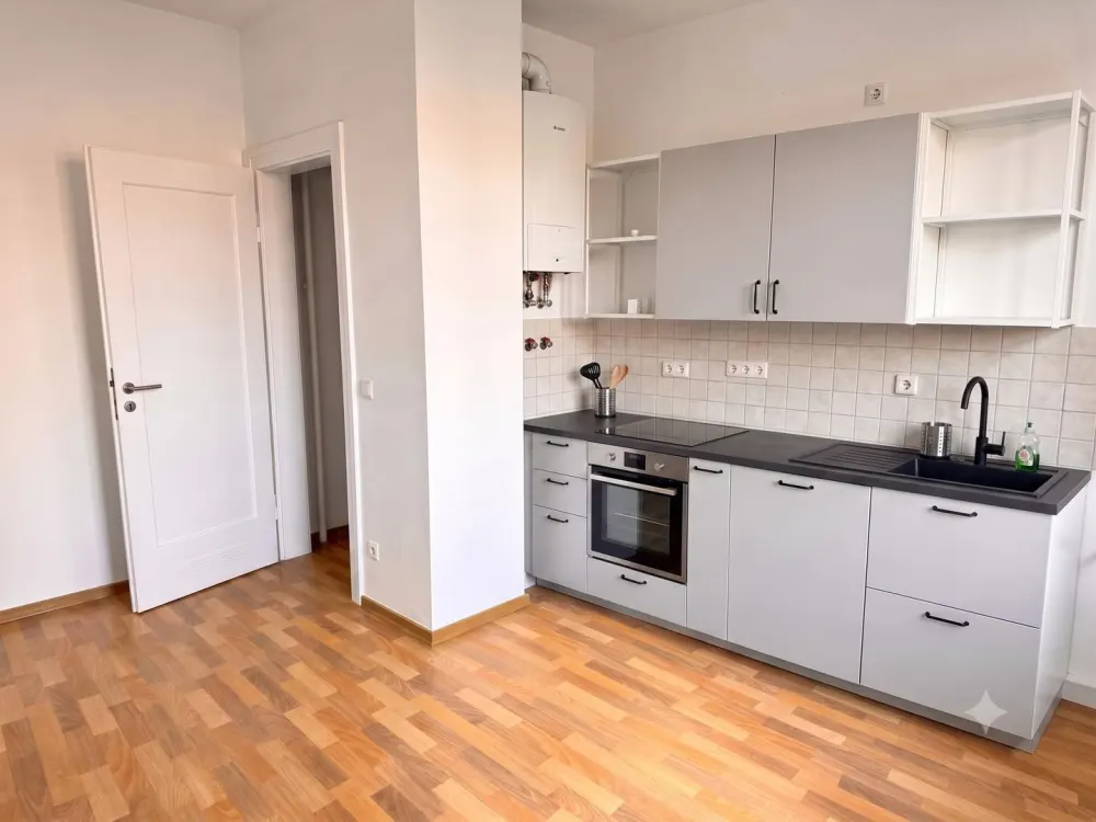 Zentrale 2Zi-Whg. mit Altbaucharme und neuer Küche