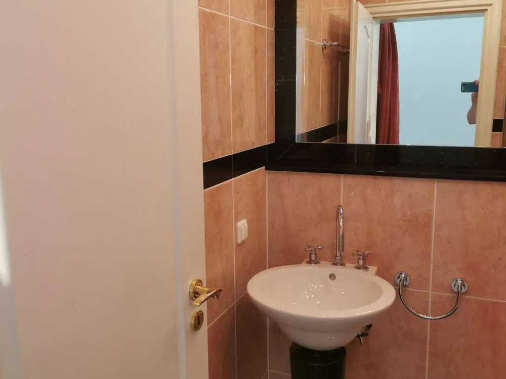 Herrliche 3-Raum-Wohnung - wunderbare Terrasse - Edle Einbauküche - TG-Stellplatz