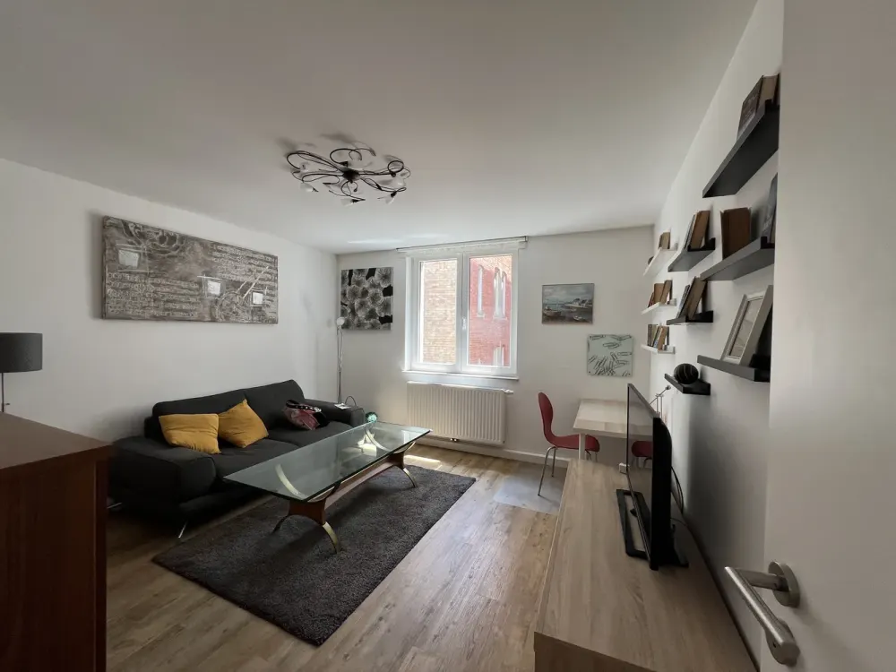 Attraktive 2-Zimmer-Wohnung mit Balkon und stilvoller Möblierung im beliebten Stuttgart-West