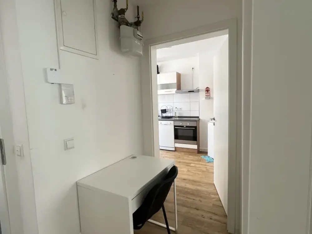 Attraktive 2-Zimmer-Wohnung mit Balkon und stilvoller Möblierung im beliebten Stuttgart-West