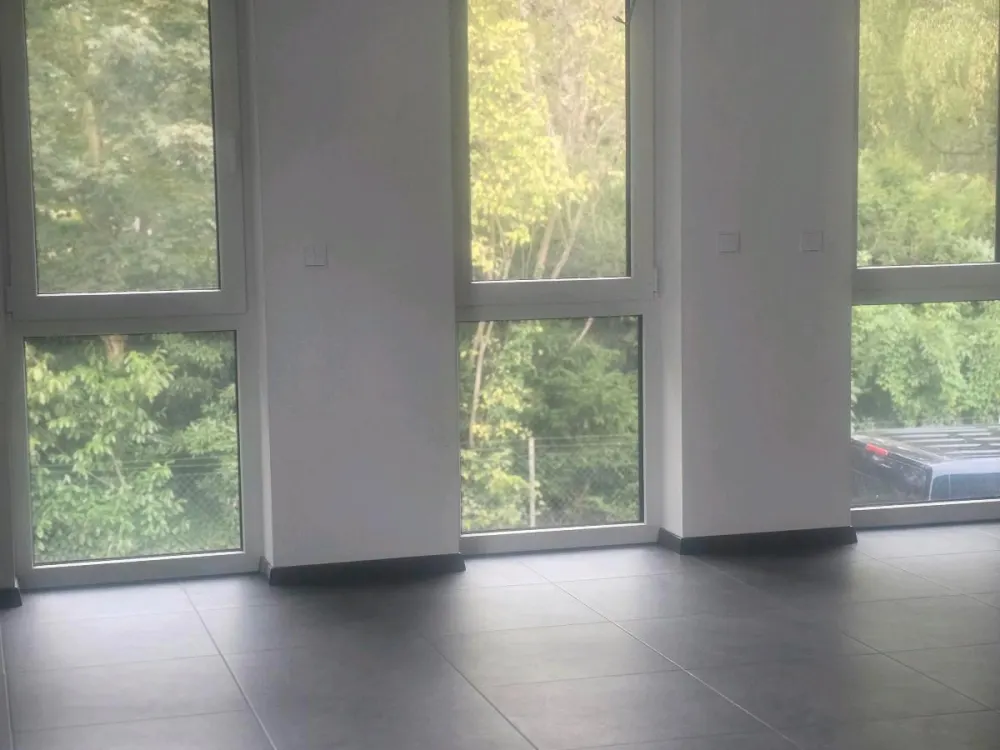 2 Zimmer Wohnung Neubezug nur an 2 Personen ohne Küche !!!