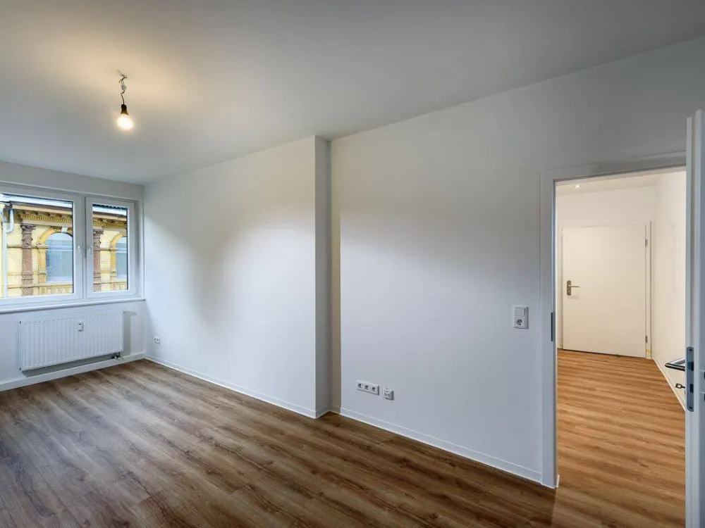 Direkt vom Eigentümer: Etagenwohnung mit Einbauküche und großzügiger Raumaufteilung in Stadtmitte