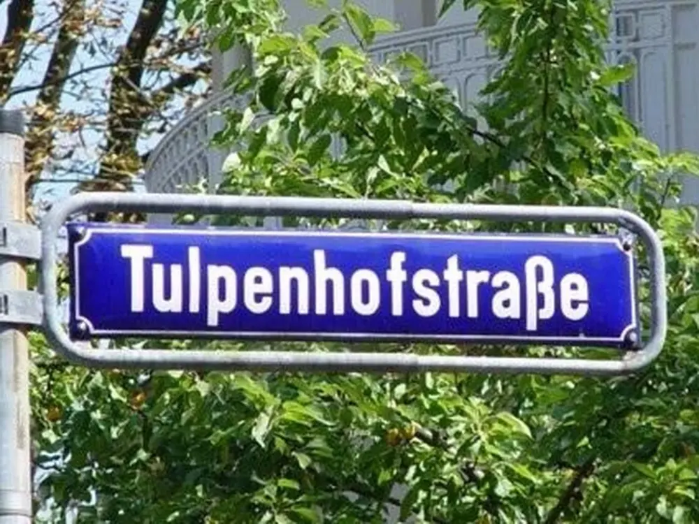 3 ROOM APARTMENT IN ABSOLUTE PRIME LOCATION OFFENBACH WESTEND