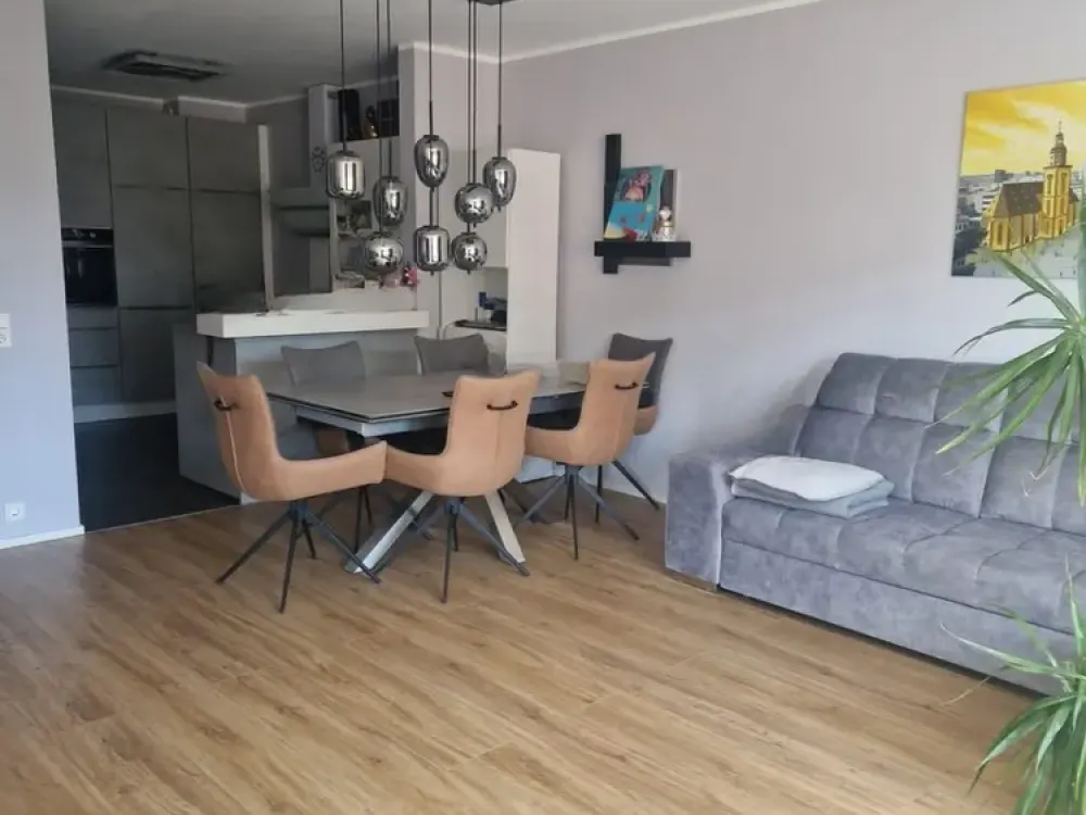 3 ROOM APARTMENT IN ABSOLUTE PRIME LOCATION OFFENBACH WESTEND
