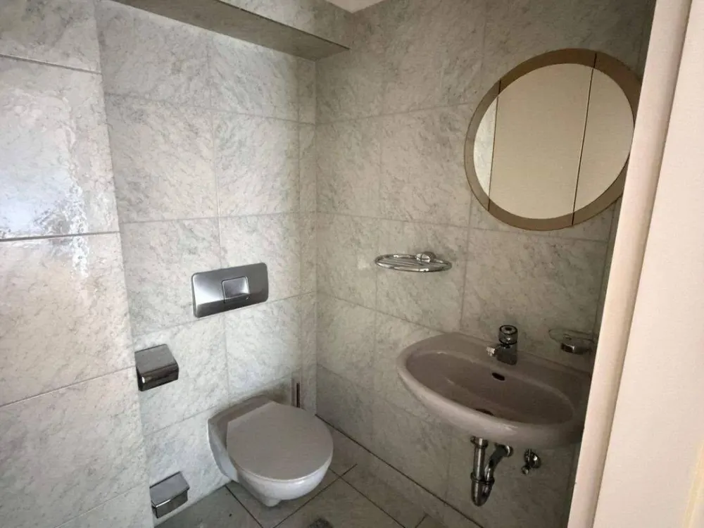 Exclusive, hochwertig möblierte 3 Zi Terrassenwohnung mit Whirlpool für mind. 12 Monate zu vermieten