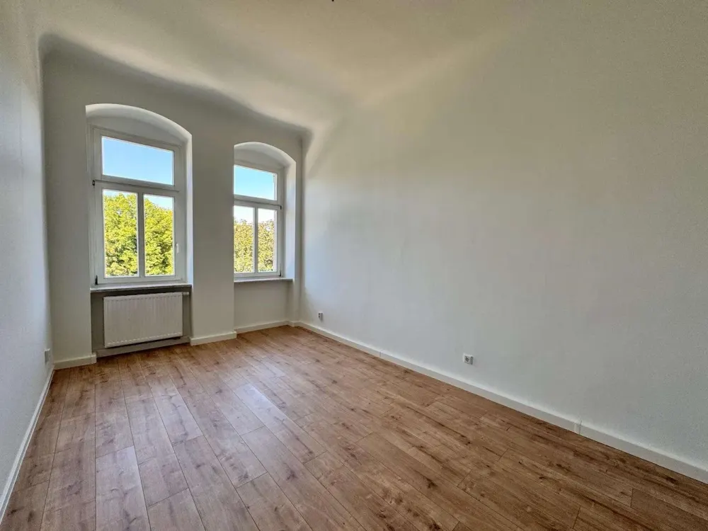 First occupancy after renovation! 66m² with new fitted kitchen in Dresden-Löbtau