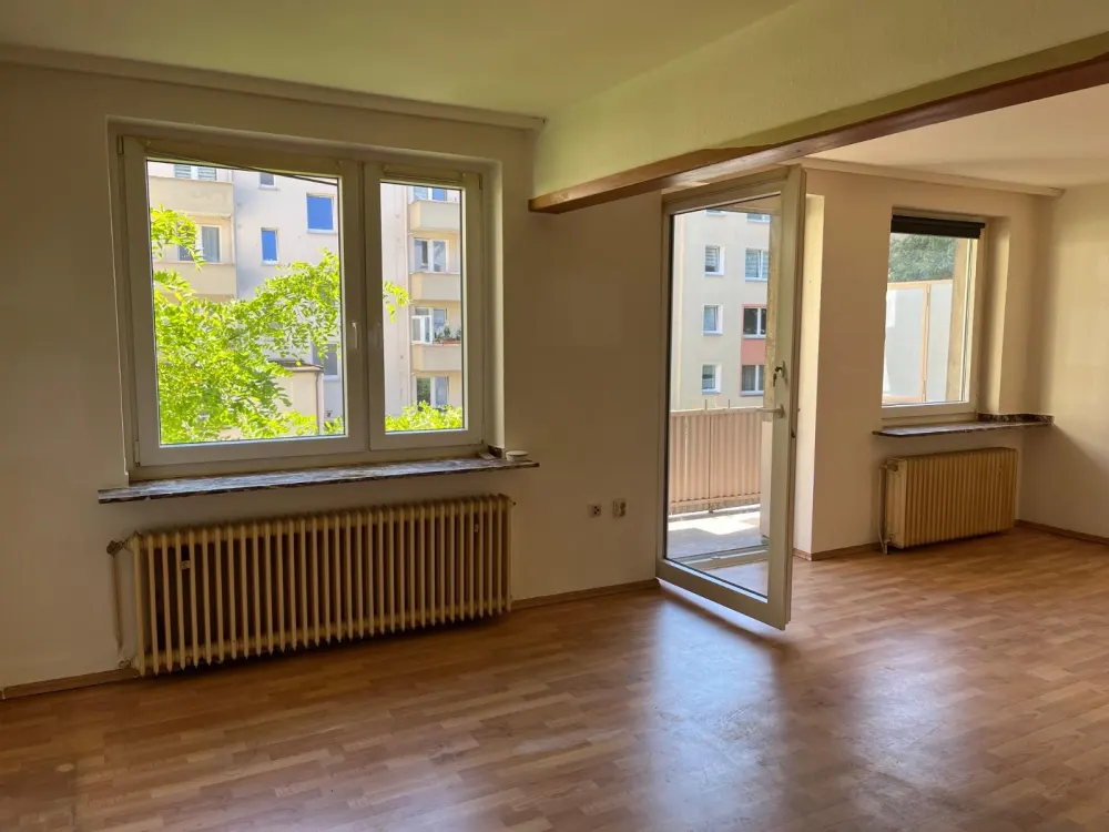 Helle 2,5-Zimmer-Wohnung mit Balkon in zentraler Lage