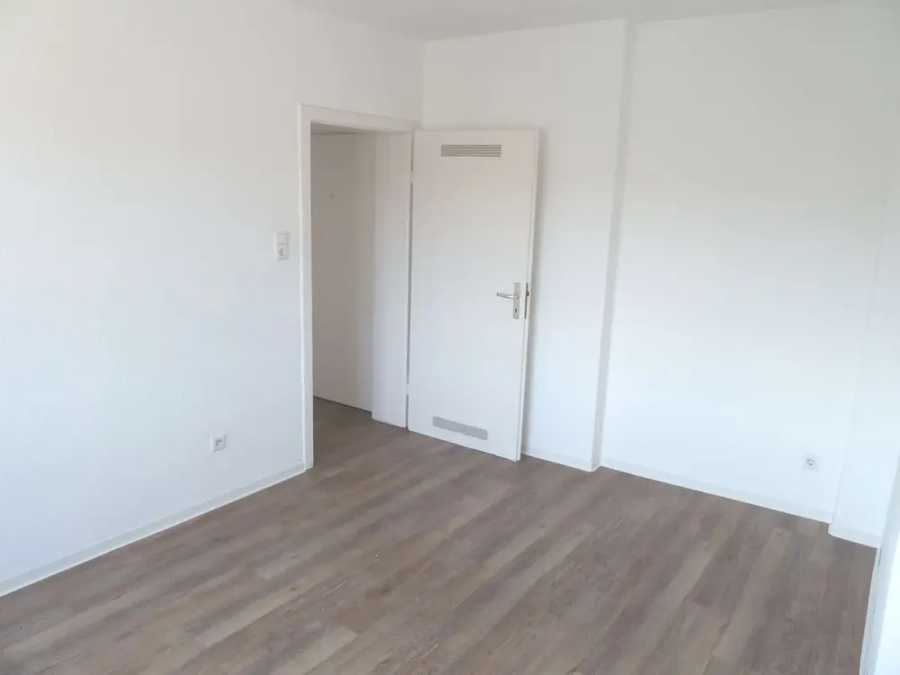 Niedrige Heizkosten durch wärmegedämmte Fassade--Tageslichtbad