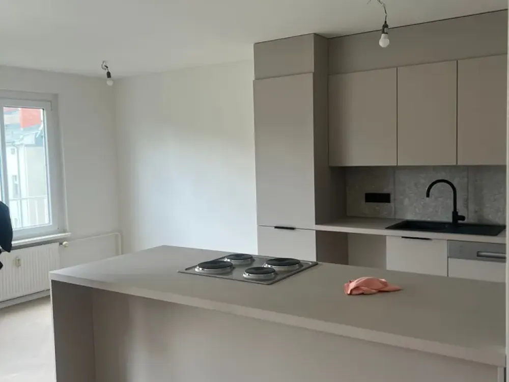 MODERNISIERTE 3-ZIMMER DACHGESCHOSSWOHNUNG IN SCHÖNEBERG
