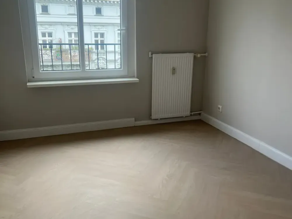 MODERNISIERTE 3-ZIMMER DACHGESCHOSSWOHNUNG IN SCHÖNEBERG