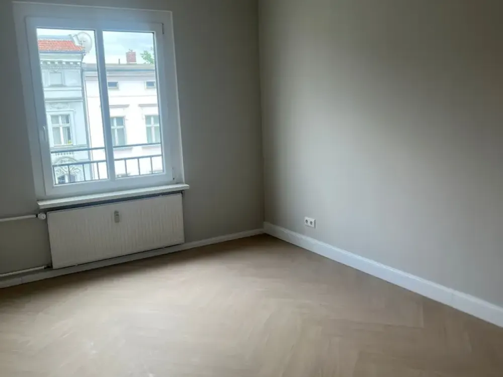MODERNISIERTE 3-ZIMMER DACHGESCHOSSWOHNUNG IN SCHÖNEBERG