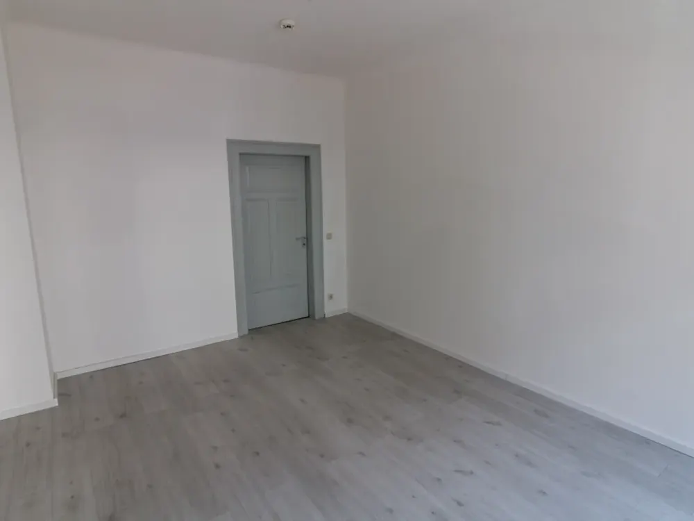 السكن بالقرب من المركز + مجدد بالكامل + شبه جديد