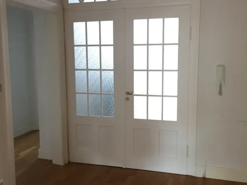 Traumlage - Jugendstil 4-Zimmer-Etagenwohnung mit 3 Balkonen im denkmalgeschützten Haus