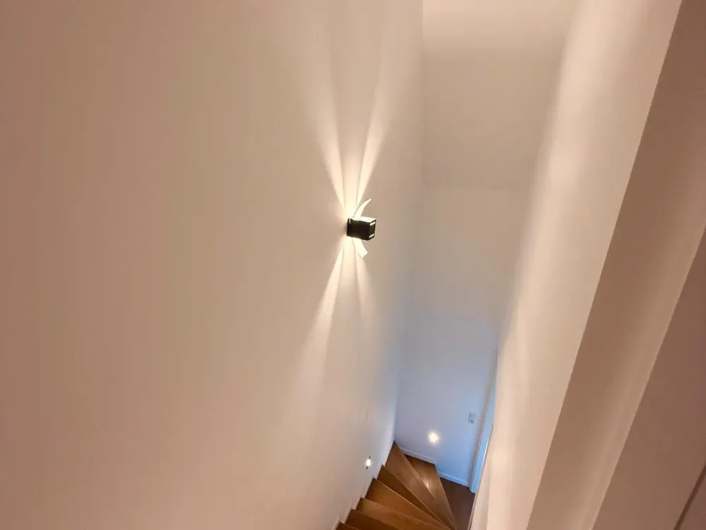 4 Zi Dachgeschoss-Maisonette (FBH, 2x WC, EBK, Stellplatz)