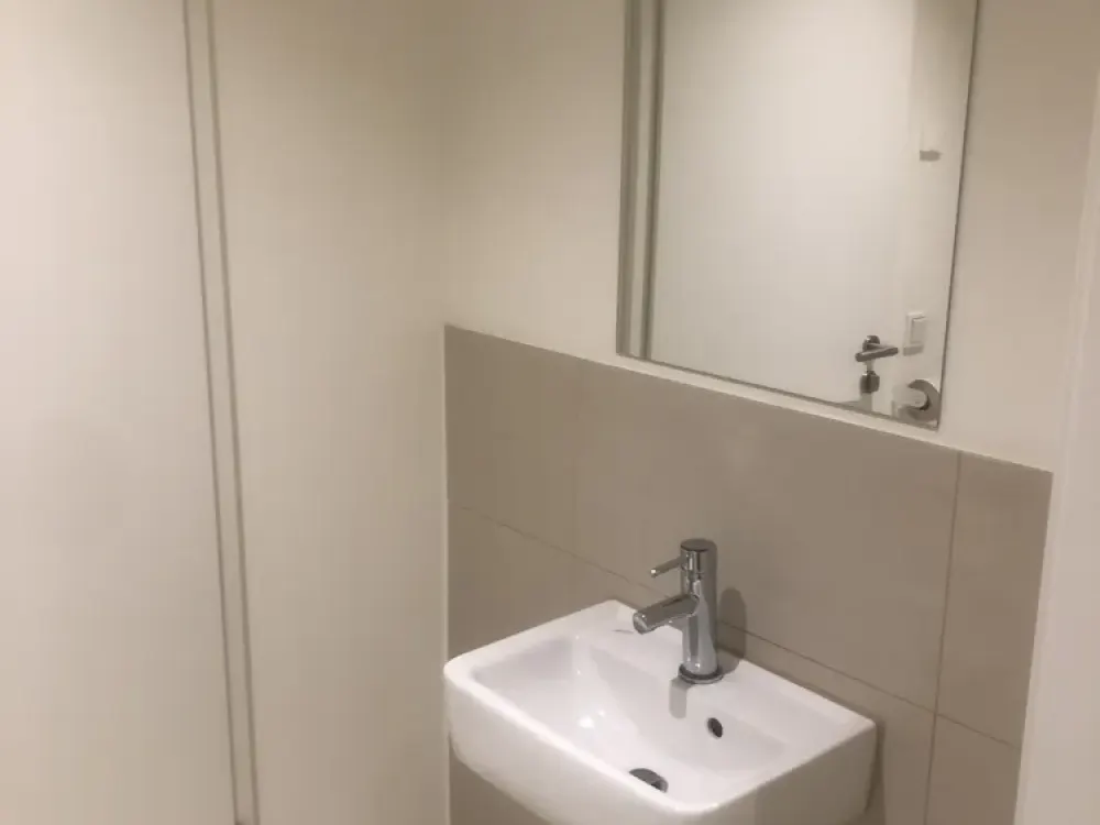 Moderne, neuwertige 2-Zimmer-Wohnung mit Balkon und Einbauküche in Eimsbüttel, Hamburg