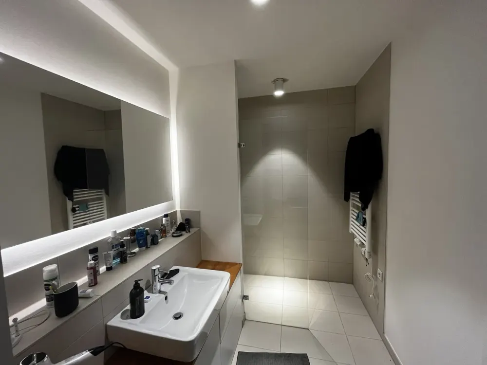 Moderne, neuwertige 2-Zimmer-Wohnung mit Balkon und Einbauküche in Eimsbüttel, Hamburg