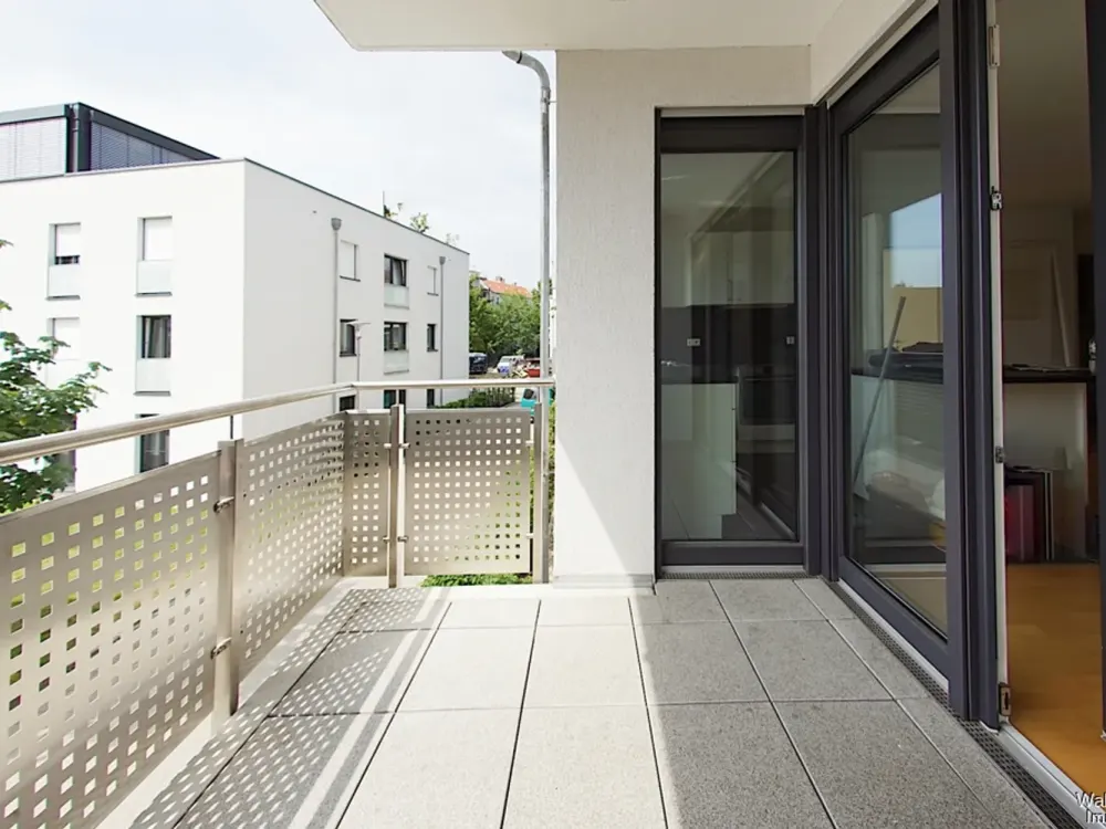 Moderne und helle 2 Zimmerwohnung mit Balkon