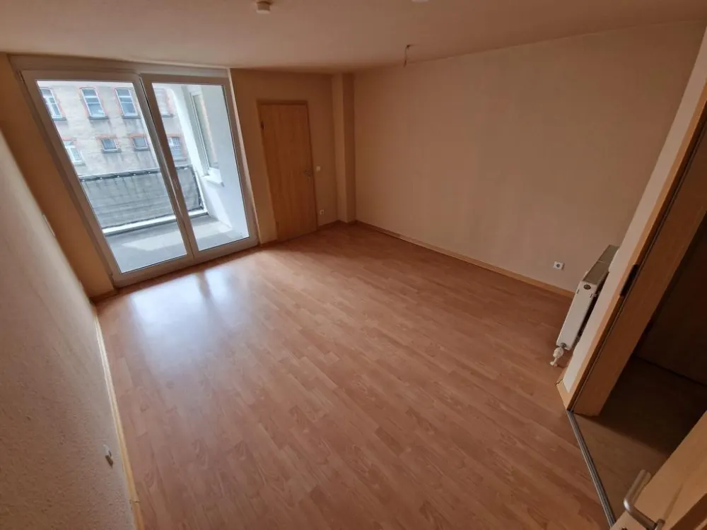 Helle 2-Zimmer-Wohnung mit Balkon, zentral in Krefeld