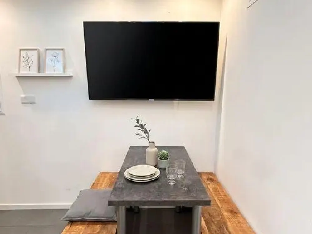 Helles Ambiente, entspanntes Wohnen / Geigenbergerstiaße 23, München / 1.OG / WE73 / Zi.1
