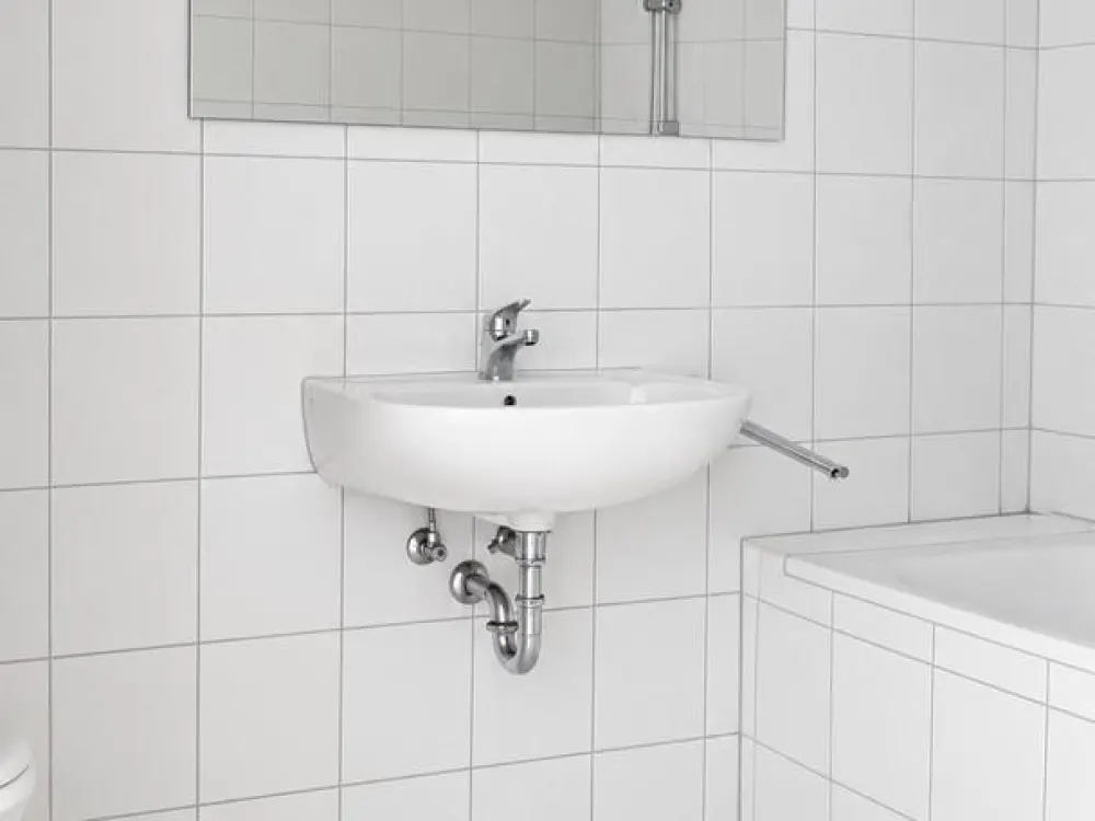 helle, sanierte 3-Raum Wohnung mit Einbauküche ab 01.10. oder 01.11