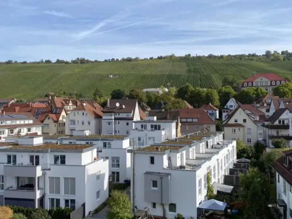 3-Zimmer-DG- Wohnung mit Blick in die Weinberge in Esslingen-Mettingen am Neckar