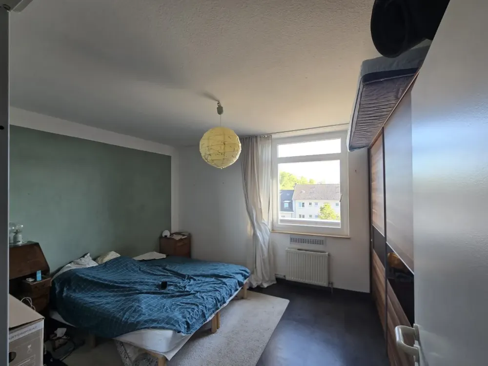 Helle 2-Zimmer-Wohnung mit Penthousecharakter, Loggia und TG-Stellplatz!!