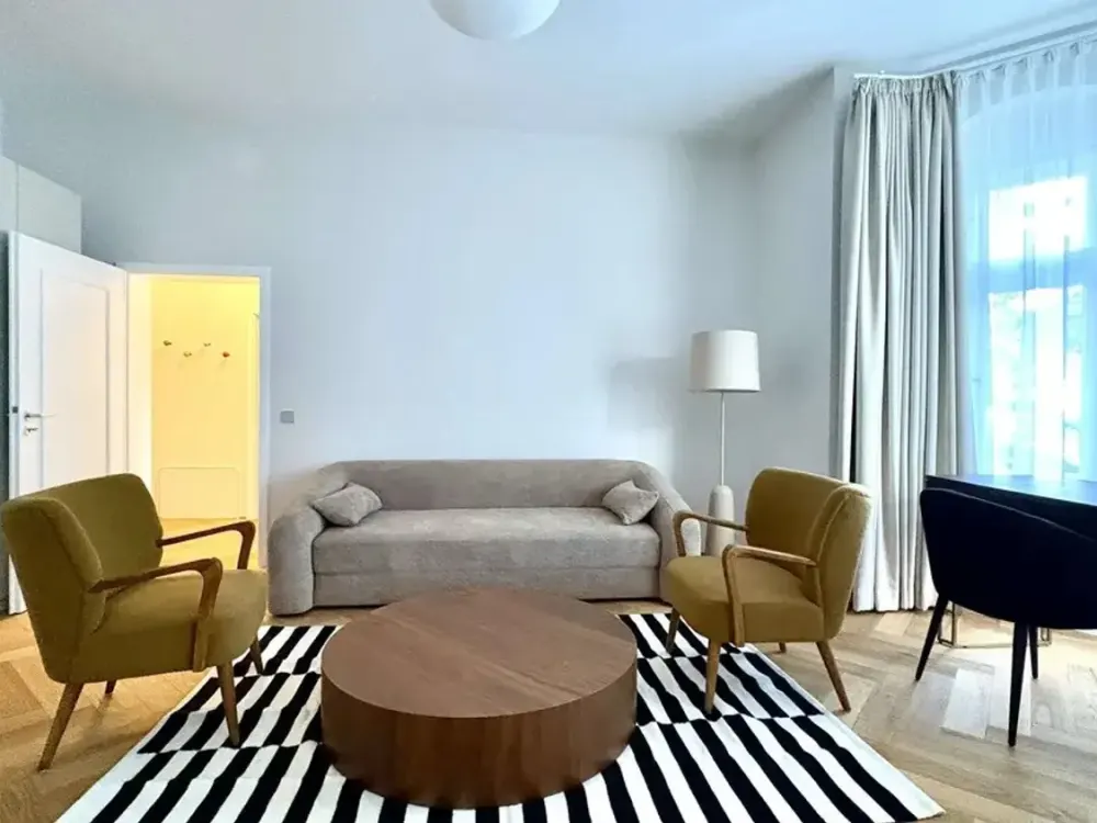 Modernes möbliertes Appartment
