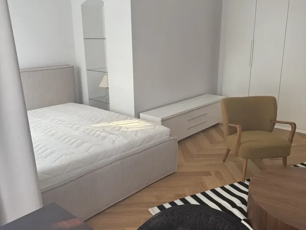 Modernes möbliertes Appartment