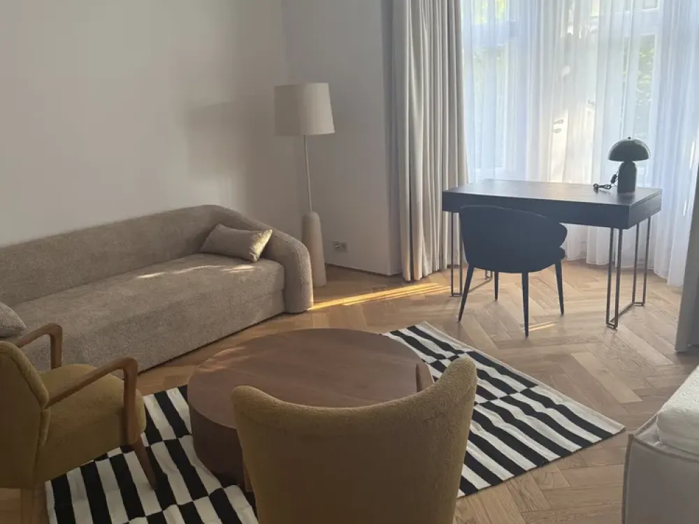 Modernes möbliertes Appartment