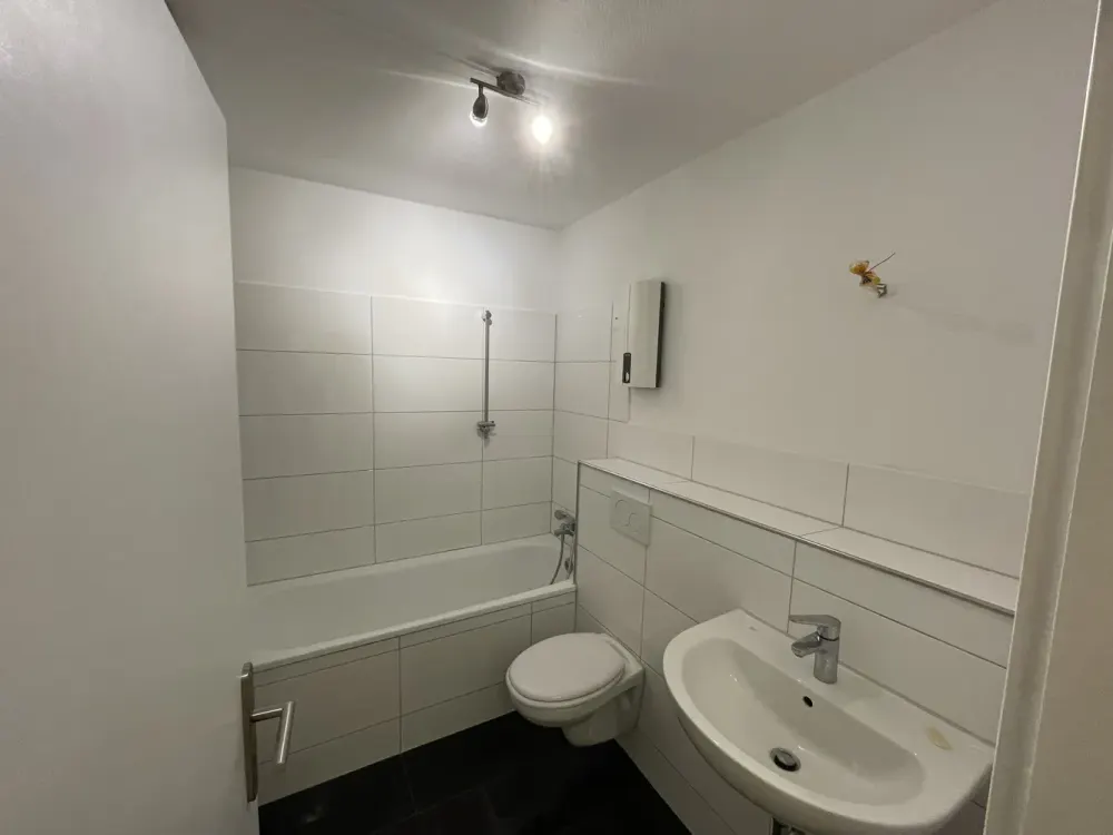 Licht und Weitblick: gepflegte 2,5-Zimmer-Wohnung mit Westbalkon in Essen-Kettwig